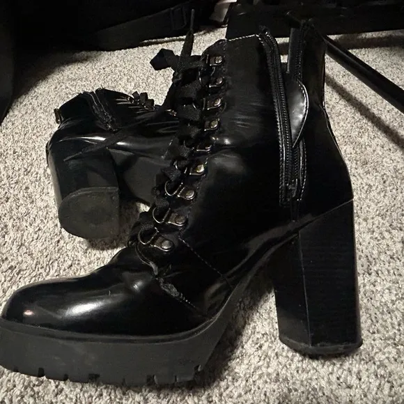 Black Ankle High Heel Combat Moto Chunky Mountain Boots size 9 Women Fall (6 mx)