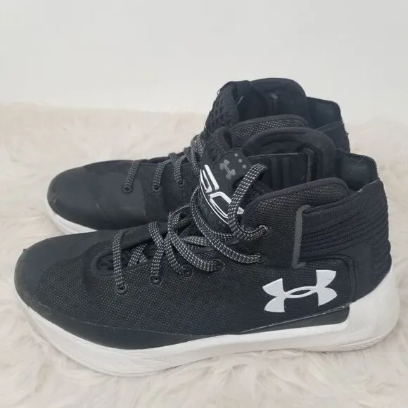 Black Under Armour Sneakers. Size 7.5