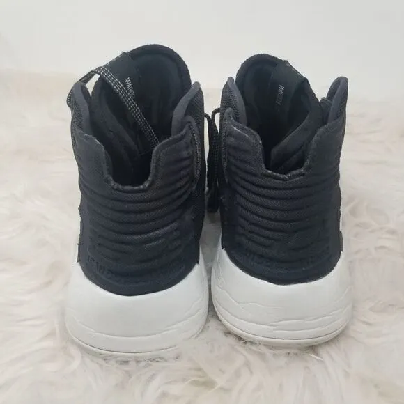 Black Under Armour Sneakers. Size 7.5