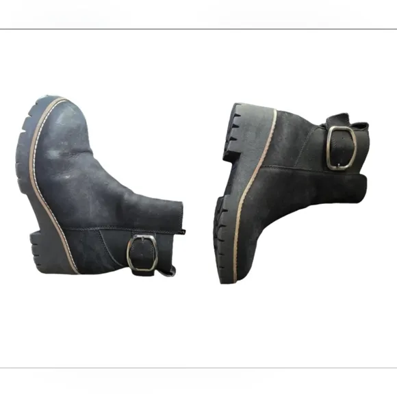 Blondo Black Chunky Heel Waterproof Boots with Buckle Detail EUC