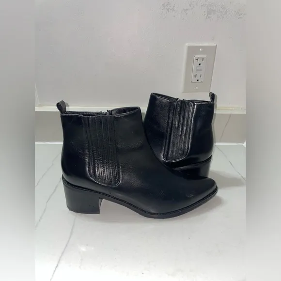 Blondo Sleek Black Leather Elastic Panels Pointy Toe Block Heels Women’s Size 11