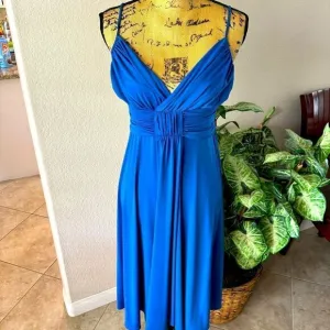 Blue V-Neck Dress with Ruched Waist - Fits Size M, Minor Flaws (Snags/Pilling)
