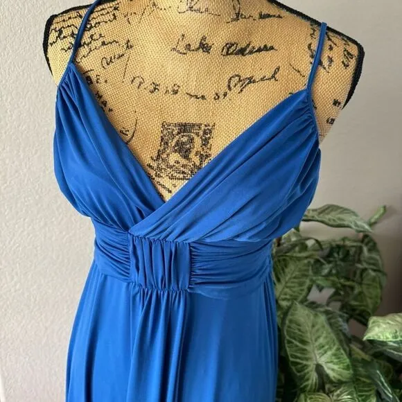 Blue V-Neck Dress with Ruched Waist - Fits Size M, Minor Flaws (Snags/Pilling)