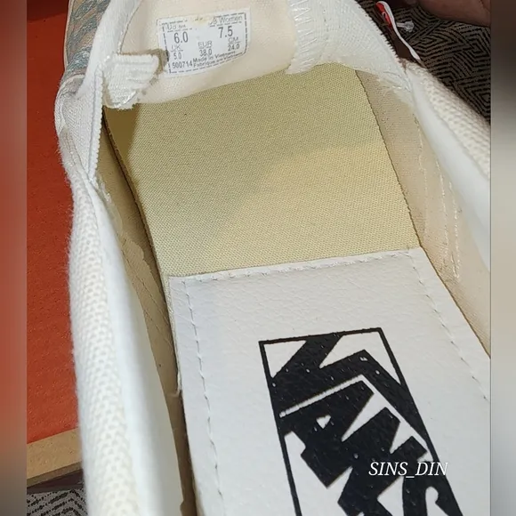 BNIB LV VANS SKATER SNEAKERS GRAY AND WHITE MENS SIZE 6 WOMEN SIZE 7.5