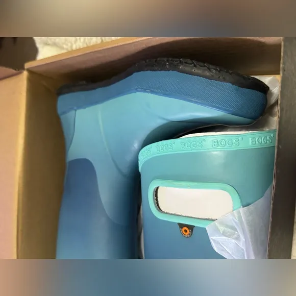 BOGS Ombre Blue Waterproof Kid Boots Sz 5 Youth