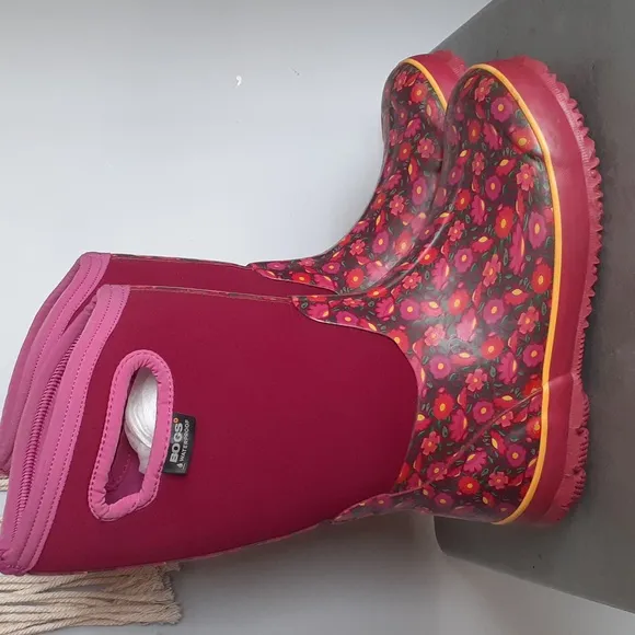 BOGS WATERPROOF BOOTS