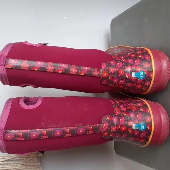 BOGS WATERPROOF BOOTS