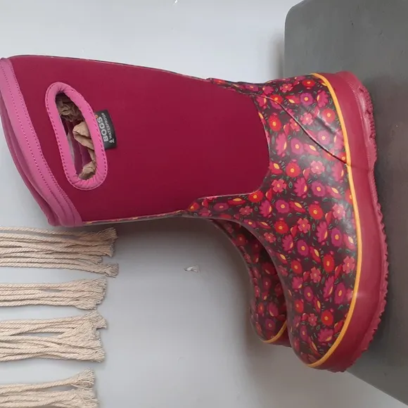 BOGS WATERPROOF BOOTS