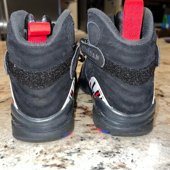 Boys’ Nike Air Jordan 8 Retro Basketball Sneakers size 5.5