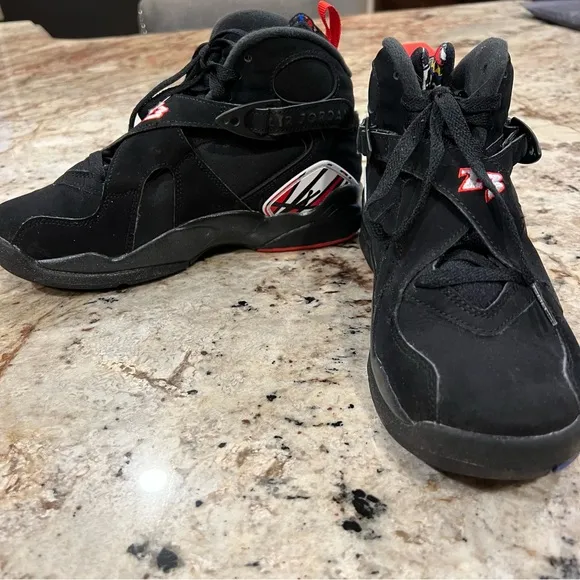 Boys’ Nike Air Jordan 8 Retro Basketball Sneakers size 5.5