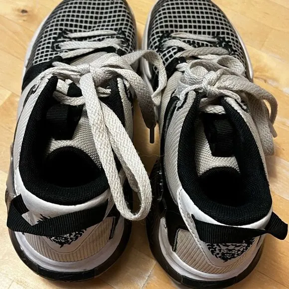 Boys' Nike Big Kid Lebron Witness VII Basketball Shoes Youth 4.5Y see photos