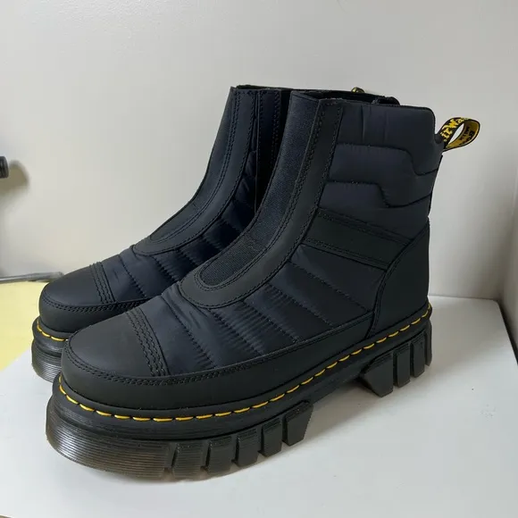 Brand New Dr. Marten US12 Audrick Quilted Platform Black Chelsea Boot Air Wave