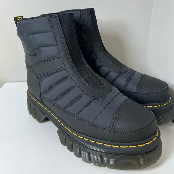 Brand New Dr. Marten US12 Audrick Quilted Platform Black Chelsea Boot Air Wave