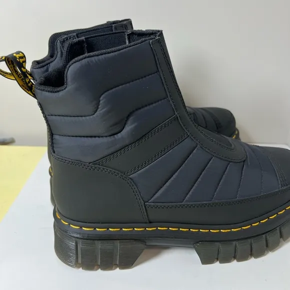 Brand New Dr. Marten US12 Audrick Quilted Platform Black Chelsea Boot Air Wave