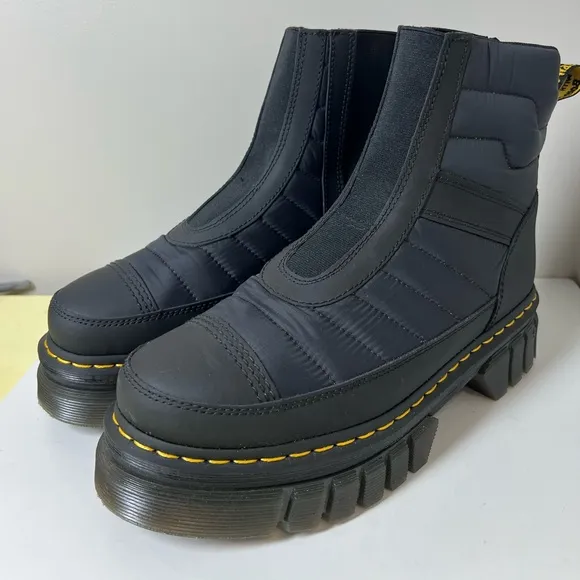 Brand New Dr. Marten US12 Audrick Quilted Platform Black Chelsea Boot Air Wave