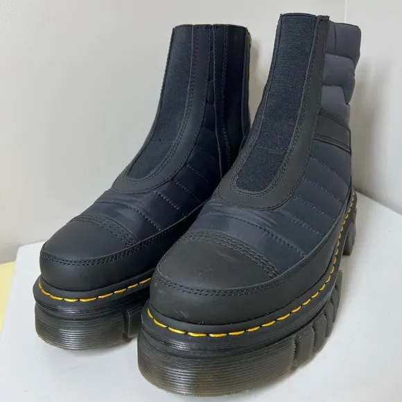 Brand New Dr. Marten US12 Audrick Quilted Platform Black Chelsea Boot Air Wave