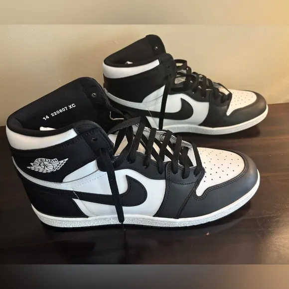 (Brand New) Men’s Nike Air Jordan 1 Black and White High-Top Sneakers