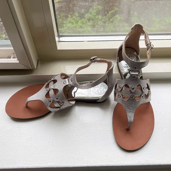 BRAND NEW!!! Size 6 Vince Camuto Sandals
