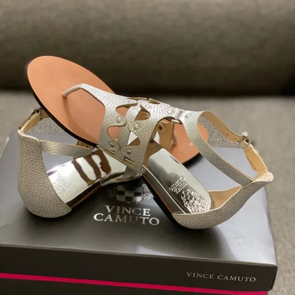 BRAND NEW!!! Size 6 Vince Camuto Sandals