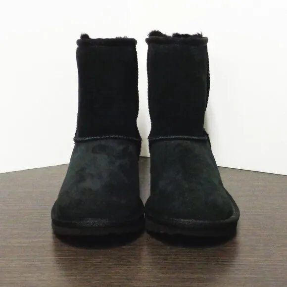 Brand New UGG Kids' Classic II boots. Size:4. Black. New In Box. 1017703K F53