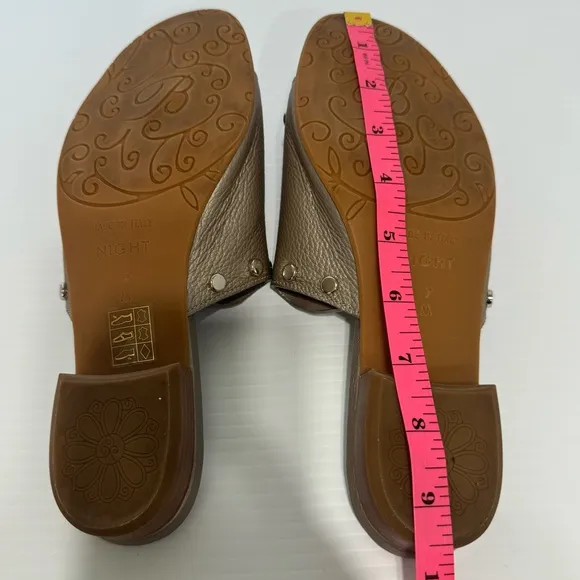 Brighton Pretty Tough Night Studded Pearl Leather Sandals Size 7