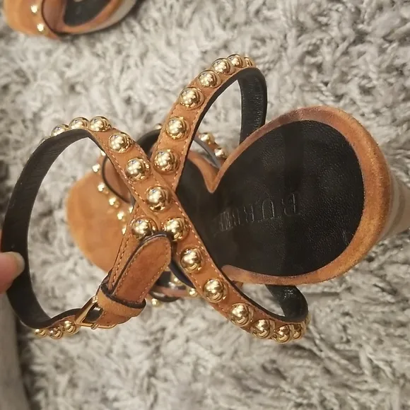 🔥🔥Burberry Nova Check Studded Wedge Sandals🔥🔥