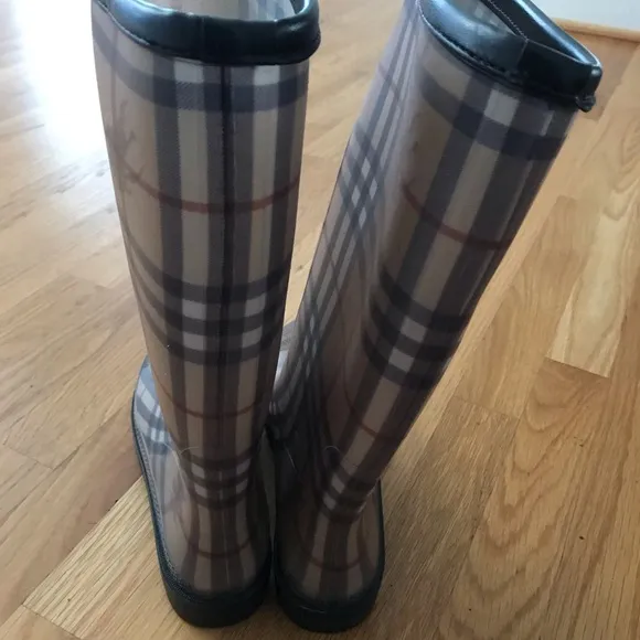 BURBERRY Rain boots- classic Authentic