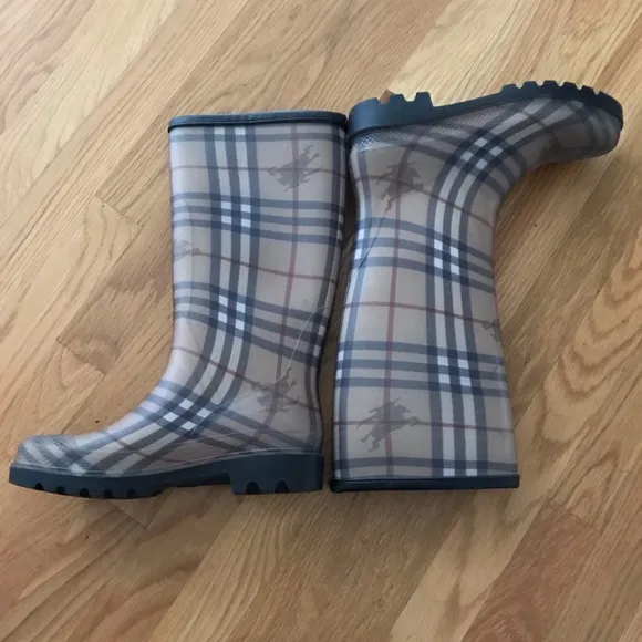 BURBERRY Rain boots- classic Authentic