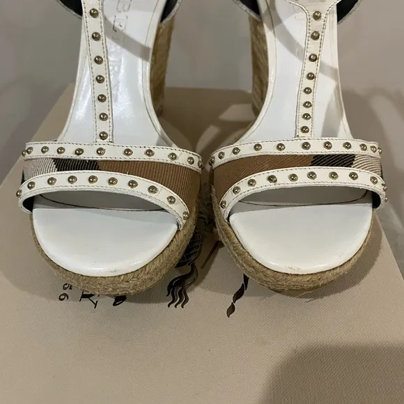 Burberry White and Tan Studded Women's Sandals
