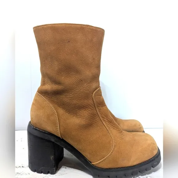 Canyon River Blues Heeled Boots in Tan size 6 Vintage Chunky Midcalf Y2K Boho