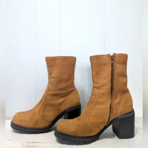 Canyon River Blues Heeled Boots in Tan size 6 Vintage Chunky Midcalf Y2K Boho