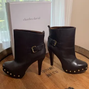 Charles David NIB Biff Brown Leather High Heel Stud Buckle Platform Boots 6.5 B