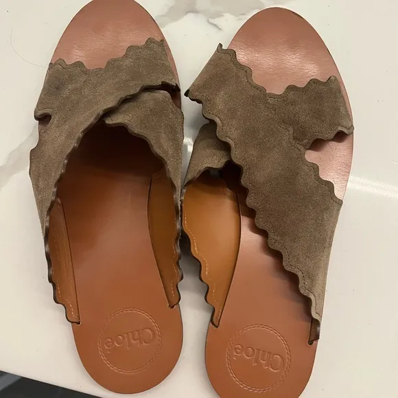 Chloe Lauren Suede Crisscross Flat Sandals - dark griege - size 40 - EUC