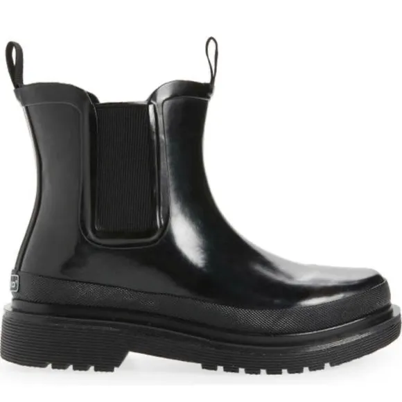 Chooka Damascus waterproof Chelsea boots