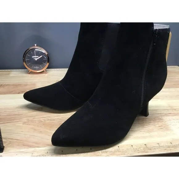 Clarks Women's 10M Black Suede Side Zip Cone Heel Pointed Toe Ankle Bootie Boots