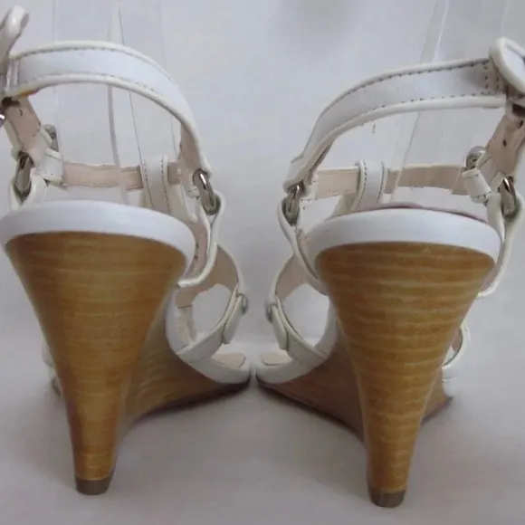 COACH Harper Sandals White Genuine Leather Silver Studded Details Wedge Sz. 8