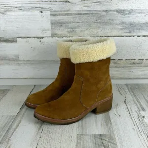 Coach womens size 9 1/2 Patsy chestnut Suede fleece heel ankle Boots
