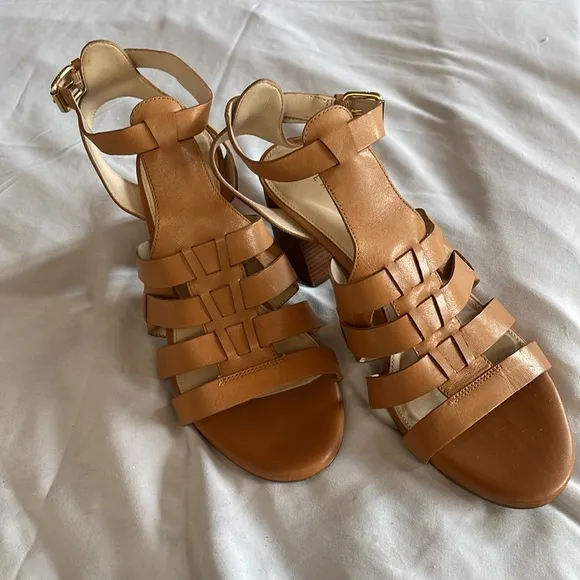 Cole Haan Tan Beige Leather Sandals w Heels. EUC