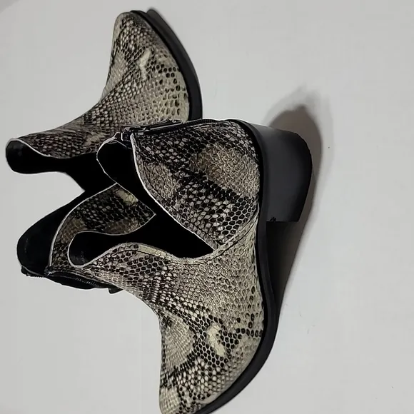 COPY - BLONDO SZ 7.5M WESTERN SNAKESKIN ANKLE BOOTS WATERPROOF COWBOY POINTY TO…