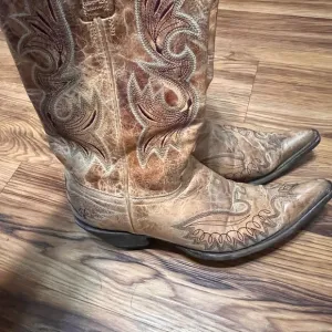 corral boots 8.5