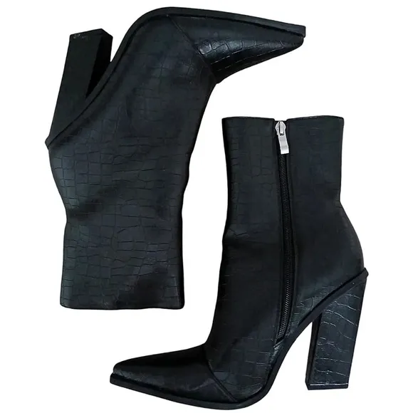 Crocodile Ankle Boots Black Faux Leather Booties NastyGal Alligator Print Size 8