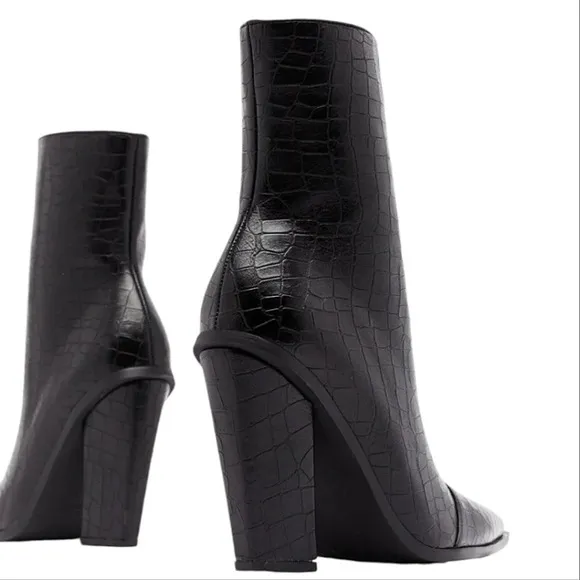 Crocodile Ankle Boots Black Faux Leather Booties NastyGal Alligator Print Size 8