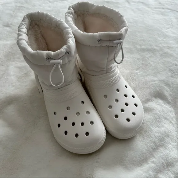 CROCS Classic Lined Neo Puff Boots White Women’s Size 10