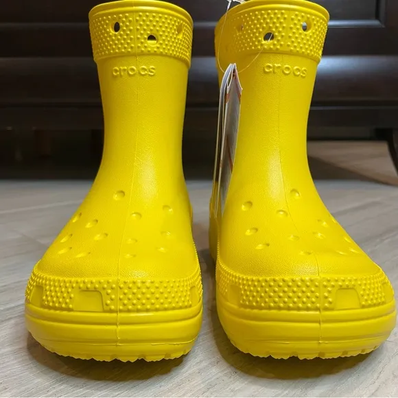 Crocs Classic Rain Boot Showers Spring Sunflower Yellow Kids Unisex Boys 1 NWT