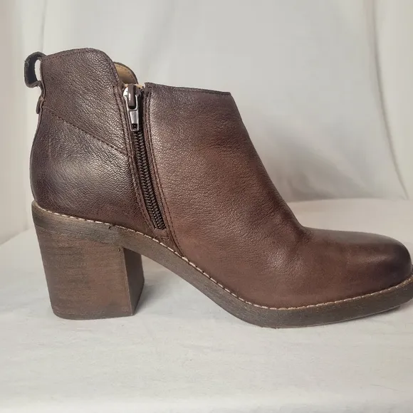 Crown Vintage Espresso Waxed Leather Chunky Heel Ankle Boots Size 8