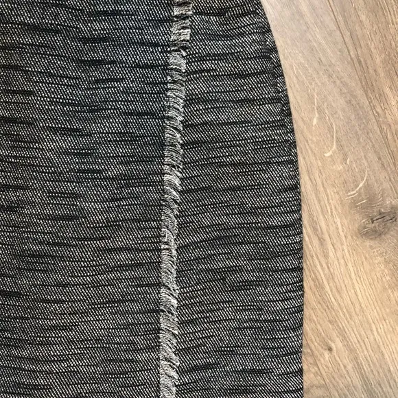 Cute LOFT Mini Skirt Size 4