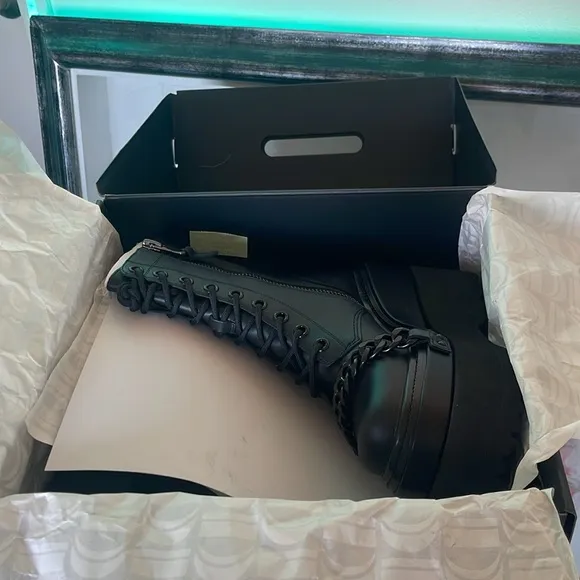 D’amelio chunky  3 1/2 ankle boots genuine leather with chain NWT