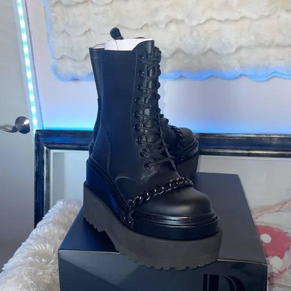 D’amelio chunky  3 1/2 ankle boots genuine leather with chain NWT