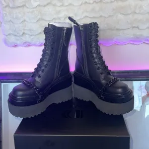 D’amelio chunky  3 1/2 ankle boots genuine leather with chain NWT