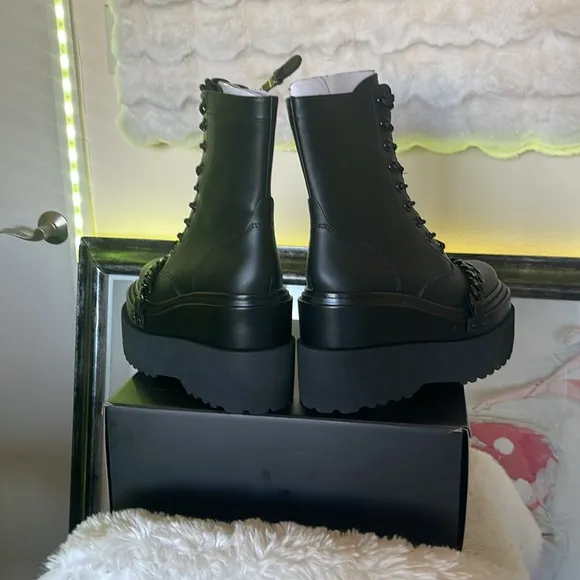D’amelio chunky  3 1/2 ankle boots genuine leather with chain NWT